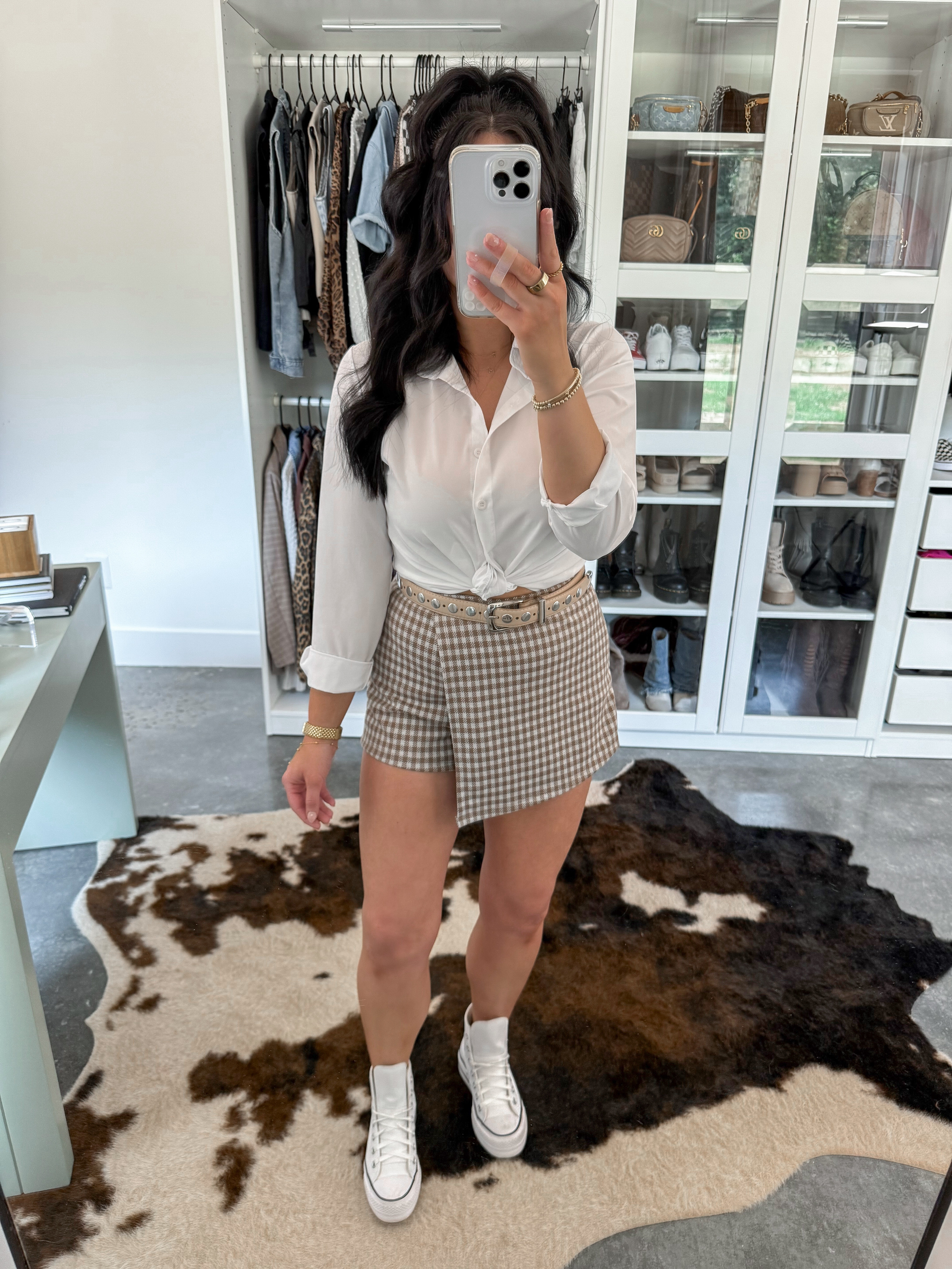 Button Down - medium
Skort - small
Belt - 27-31

Elevated casual summer to fall outfit! 🤍 This white button down is so perfect to style multiple different ways! I styled it here with this neutral plaid skort & this neutral studded belt! Finished the look with my white leather platform converse sneakers for the perfect casual look! 

 

 #LTKFindsUnder50 #LTKFindsUnder100 #LTKStyleTip