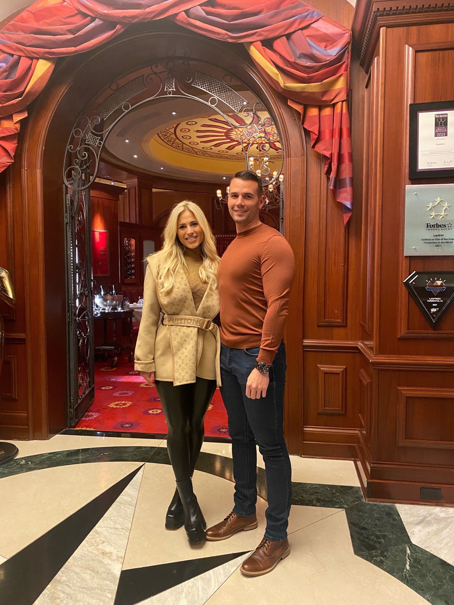 Staple jackets make 👏 an 👏 outfit 👏! #Fall #Fallfashion #datenight

#LTKfit #LTKSeasonal #LTKHoliday