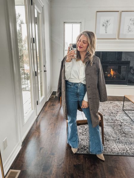 Brunch fit with the girls for a fun and casual look! Love a good flare and trench to tie in a Sunday look 

#LTKbeauty #LTKSeasonal #LTKfindsunder100