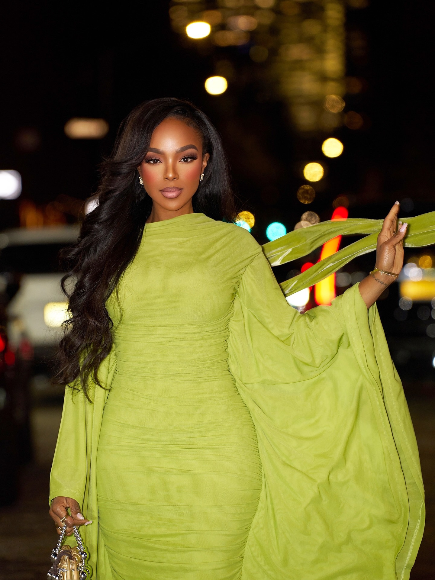 NYFW @shop.ltk 🫶🏽

Dress from @bbxbrand ate!! When I tell you my favorite purchase in a while!! Baybeeeee!

So glad I got to see the gworls. Met @natashagreene for the first time and she is an absolute gem! 

When I tell you I was there for a NY minute - I was there for a little under 2 days. I was on a mission for content. Very appreciative of my team that flew out with me to capture some dope photos while we were there 👇🏽

Photographer: @alainmfilms 
Production: @meli.anndrea 
BTS: @mslisaraw 

#Outfitinspiration #fashionstyle #outfit #outfitideas #autumn #fallfashion #simpleoutfit #fall #momoutfit #casualoutfit #streetwear

#LTKNYFW #LTKPetite