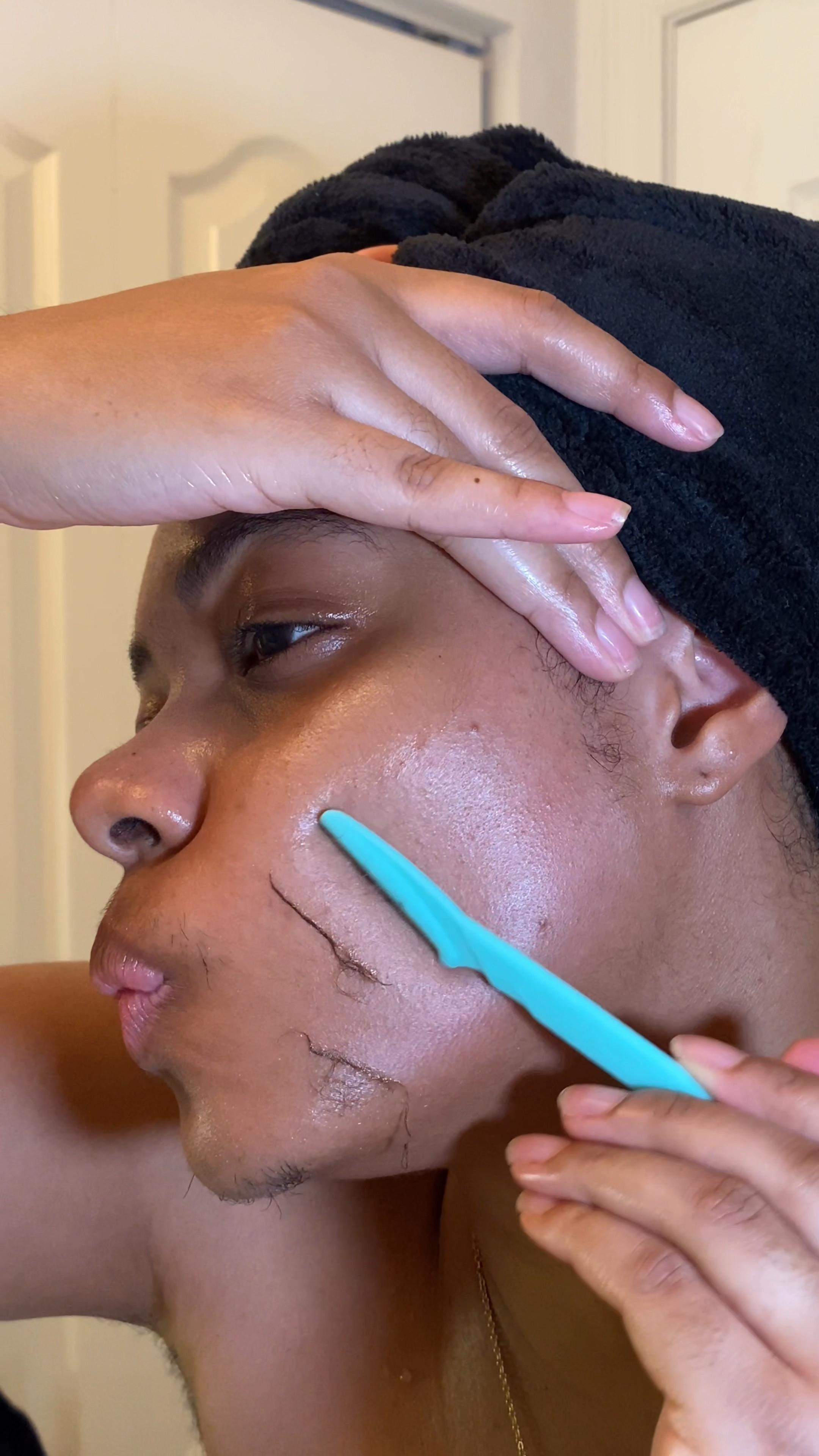 Face shaving routine for a glowy skin✨ 

#LTKbeauty #LTKVideo #LTKfindsunder50