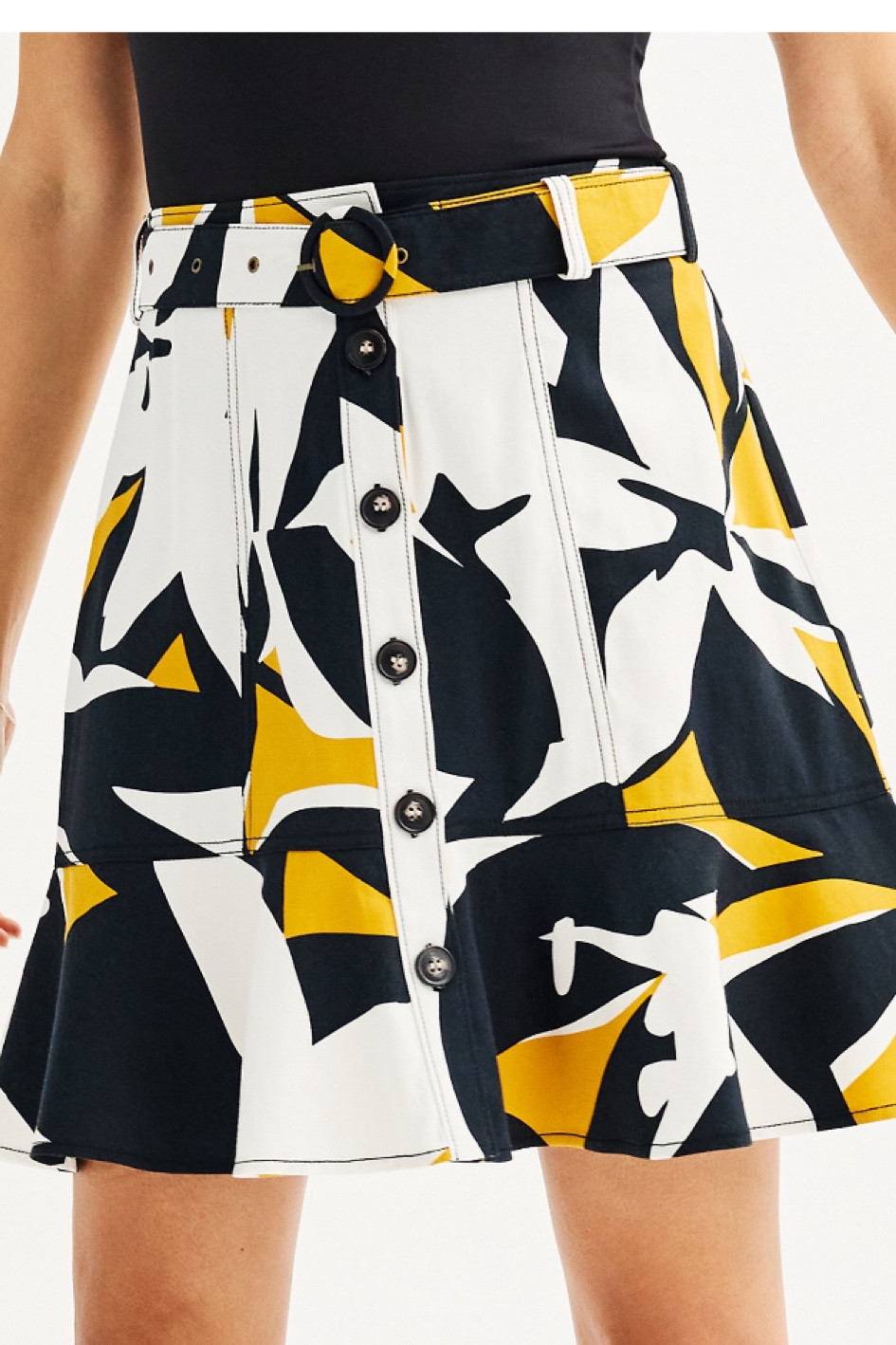 Women's Nine West Print Button-Front
Self Belt Utility Flounce Skirt

#LTKBeauty #LTKStyleTip