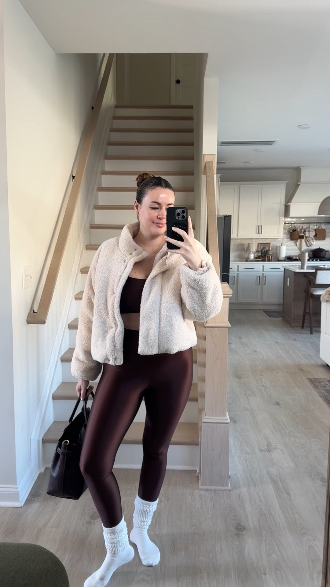 Workout fit! Wearing large top and large leggings 🤎