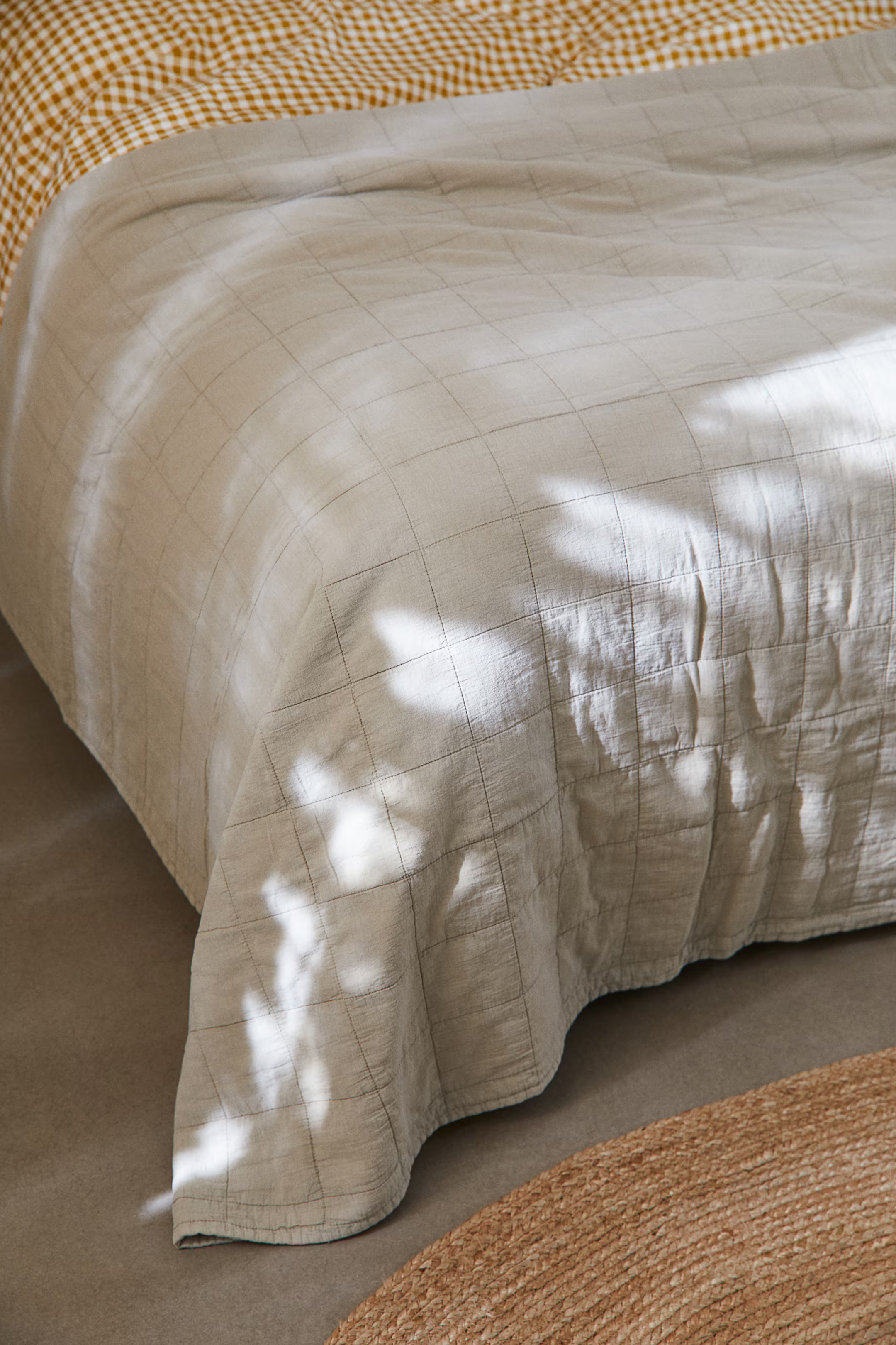 Quilted Bedspread - Light beige - Home All | H&M US | H&M (US + CA)