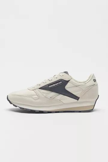 Reebok Classic Leather AZ Sneaker | Urban Outfitters (US and RoW)