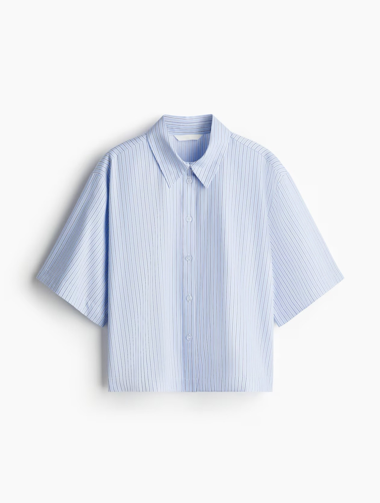 Soft summer basic:

Super excited for this one because the cropped gives it an extra flare but still a really good basic. I ordered in size small.

#LTKStyleTip #LTKFindsUnder50 #LTKWorkwear
