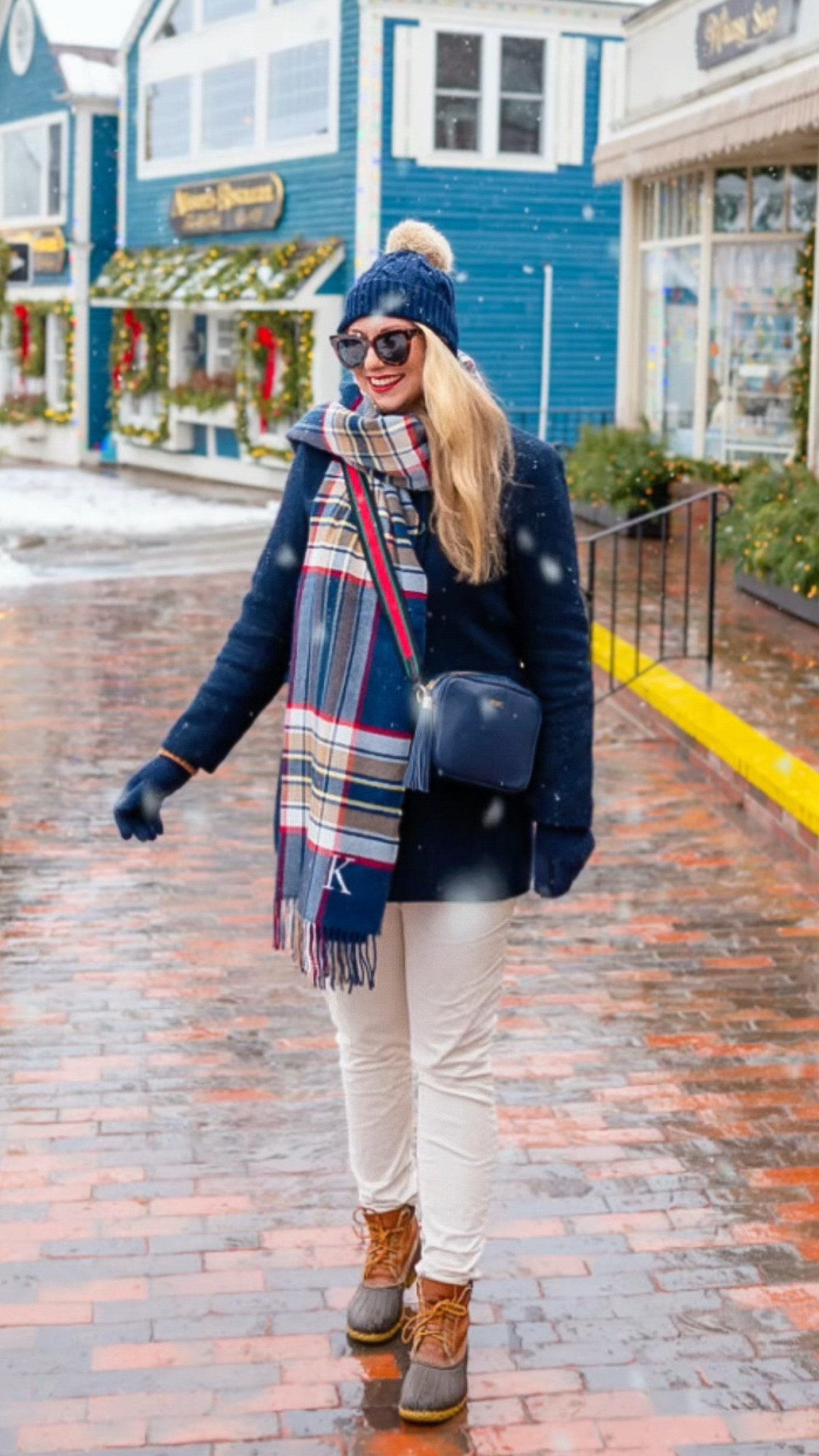 Winter scarf, boots, & a cute crossbodyy

#LTKSaleAlert #LTKOver40 #LTKItBag