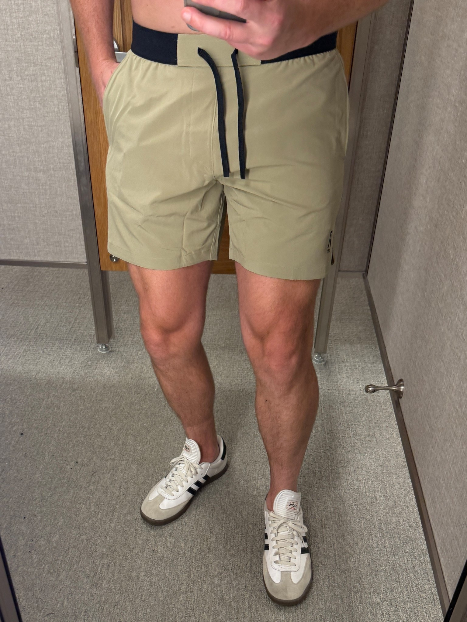 Detail look at rhone performance shorts. Contrast band is a nice detail addition. Comes in multiple colors. Fit is true. 

#LTKSaleAlert #LTKActive #LTKMens