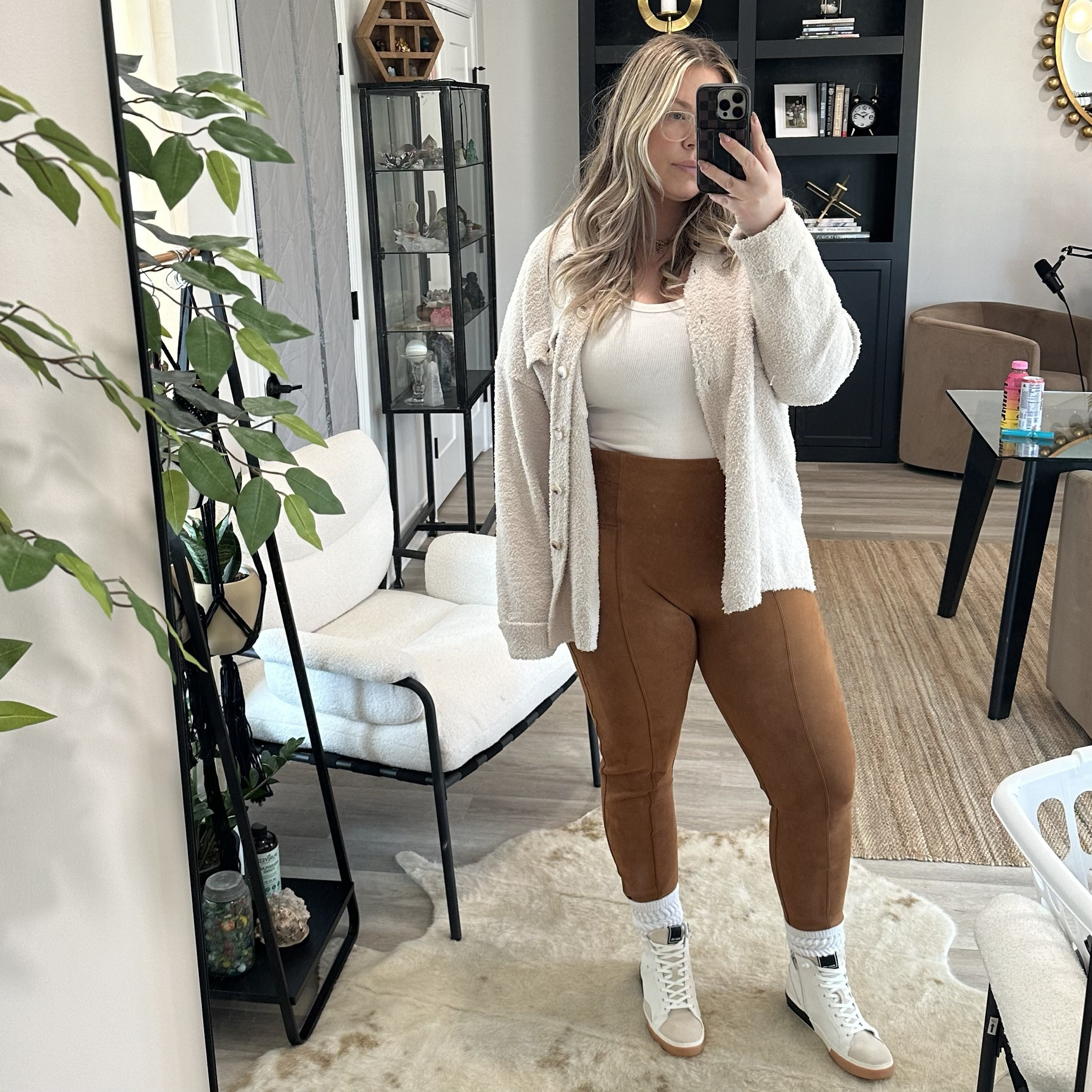 First pair of SPANX 🤎 

#LTKSpringSale #LTKmidsize #LTKSeasonal