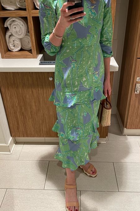 A friendly reminder to NOT sleep on resale sites like #TRR and #Poshmark for #CocoShop dresses. There are some gems out there at a fraction. I feel beautiful in all of their dresses, but most especially in this style 🌴

#summerstyle #summervacation #vacationdresses #packinglist #targetfinds #target #summerdress #resortwear #resortstyle 

#LTKSeasonal #LTKSaleAlert