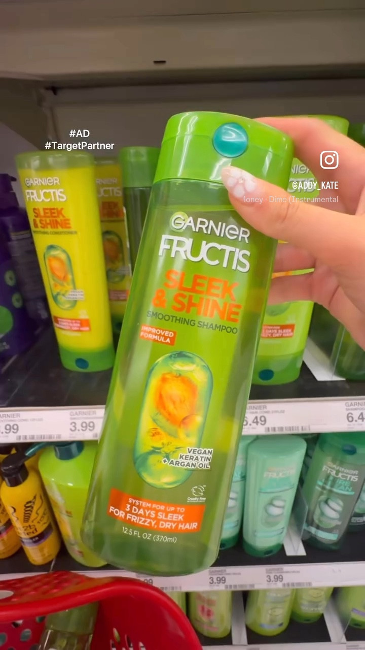 #ad This shine in my hair last SO long thanks to @garnierusa !! Everyone can purchase these affordable products at your local Target @target @targetstyle #TargetStyle #GarnierPartner #TargetPartner #Target 