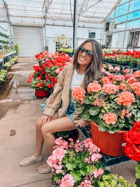 What I wore to pick out new flowers 

#LTKstyletip
