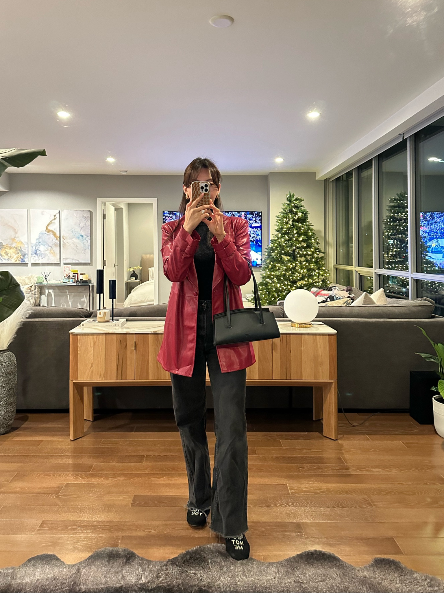 festive holiday chic outfit of the night 

#LTKHoliday #LTKworkwear #LTKstyletip