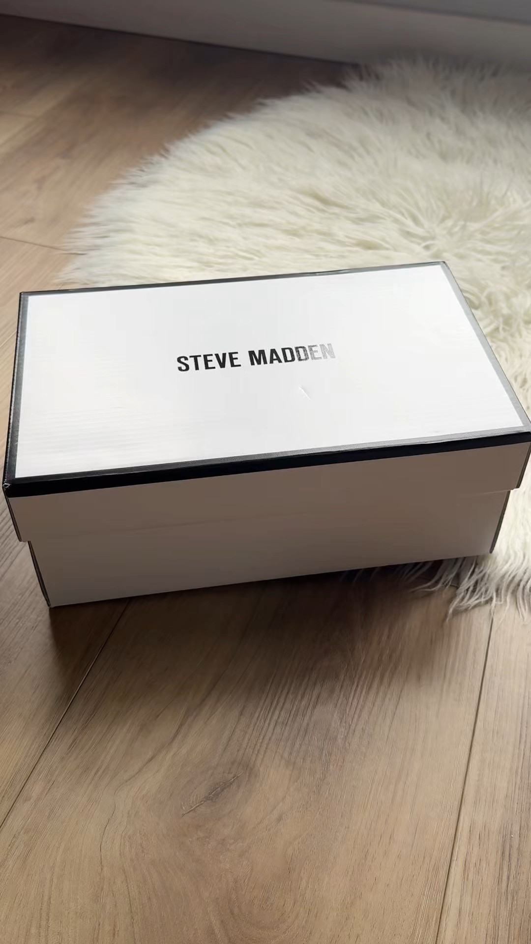 My favorite shoe haul😍 so many cute new pairs of @stevemadden-us shoes and sandals, perfect for summer!

#stevemadden #shoes #sandals #jellyshoes #sliponshoes

#LTKgrwm #LTKootd #LTKdayinmylife