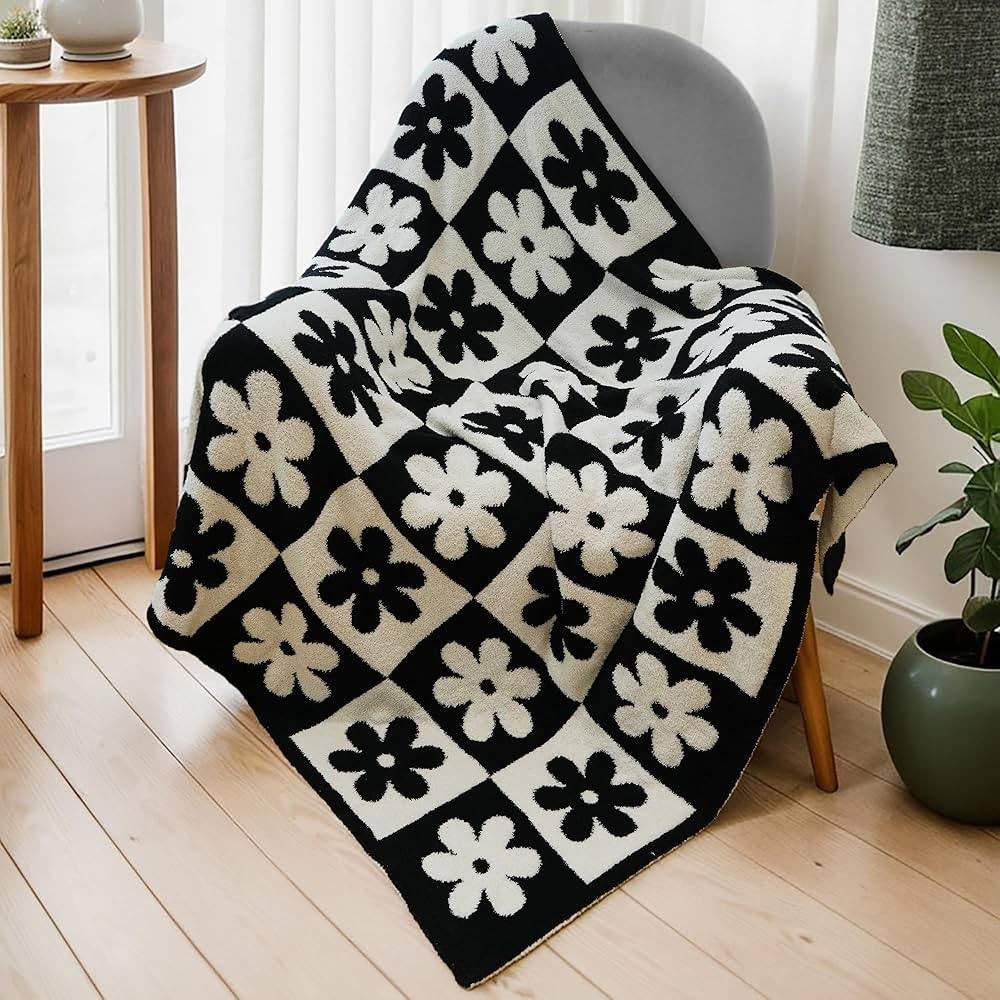 QQP Throw Blanket,Checkered&Flower Soft Cozy Microfiber Reversible Checkerboard Fluffy Blanket fo... | Amazon (US)