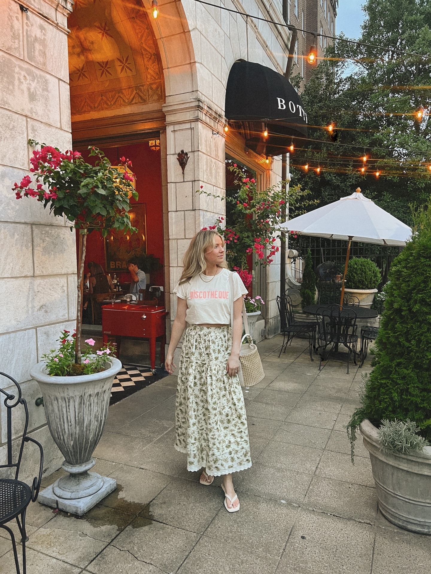 Take me to the discotheque🪩🍸🍊

Floral midi skirt under $100, travel style, summer outfit inspo

#LTKFindsUnder100 #LTKStyleTip #LTKTravel