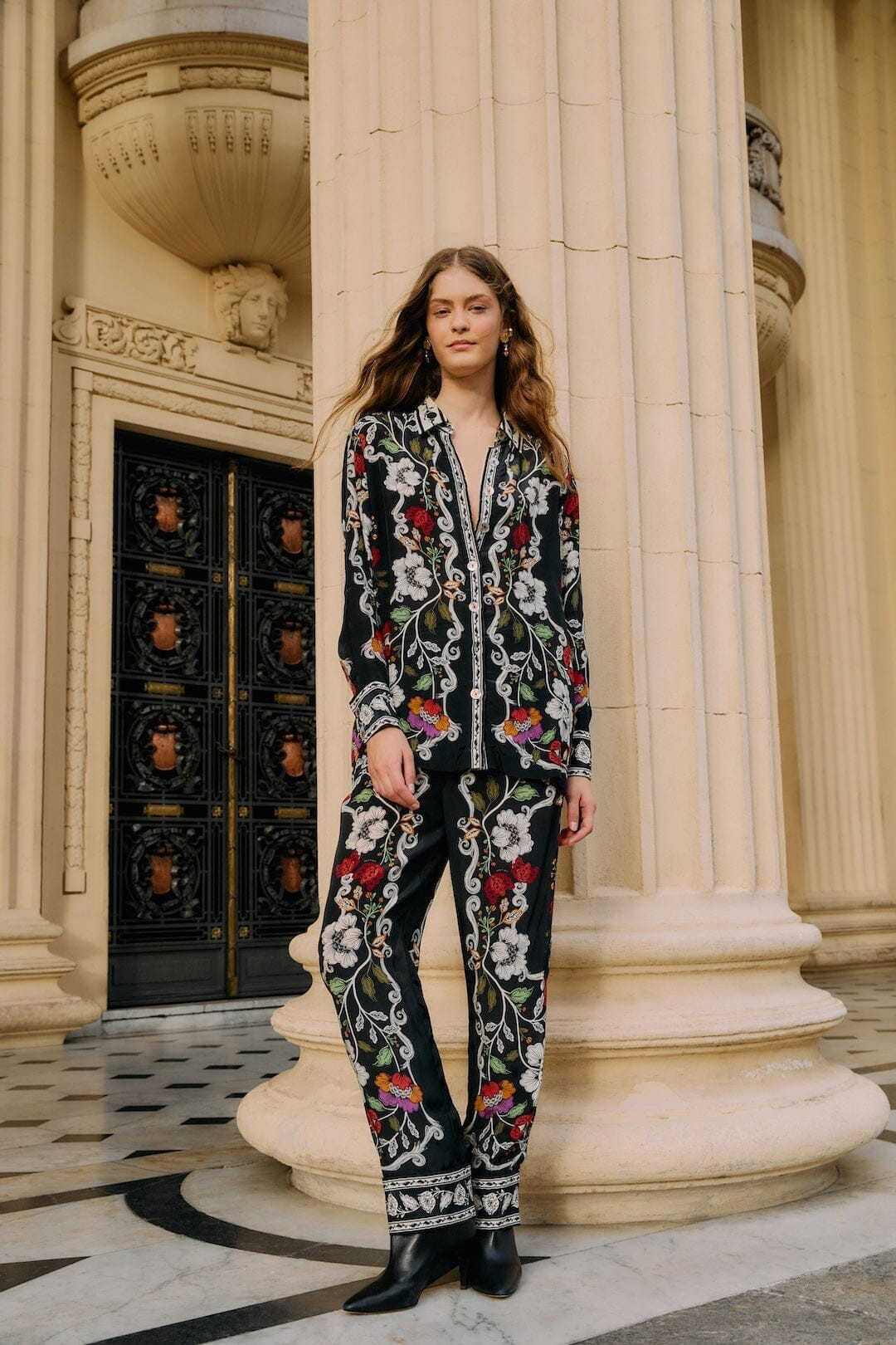 Black Rococo Flowers Pockets Pants, ROCOCO FLOWERS BLACK / XS | FarmRio (US)