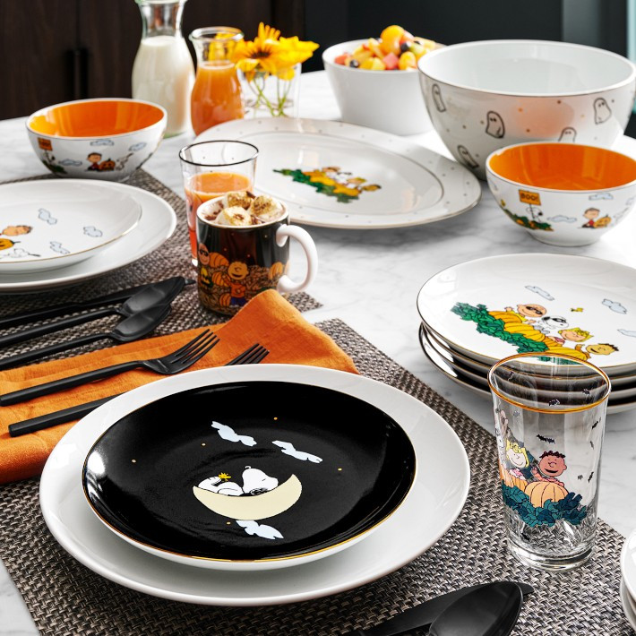 PEANUTS™ x Williams Sonoma The Great Pumpkin 16-Piece Dinnerware Set | Williams-Sonoma