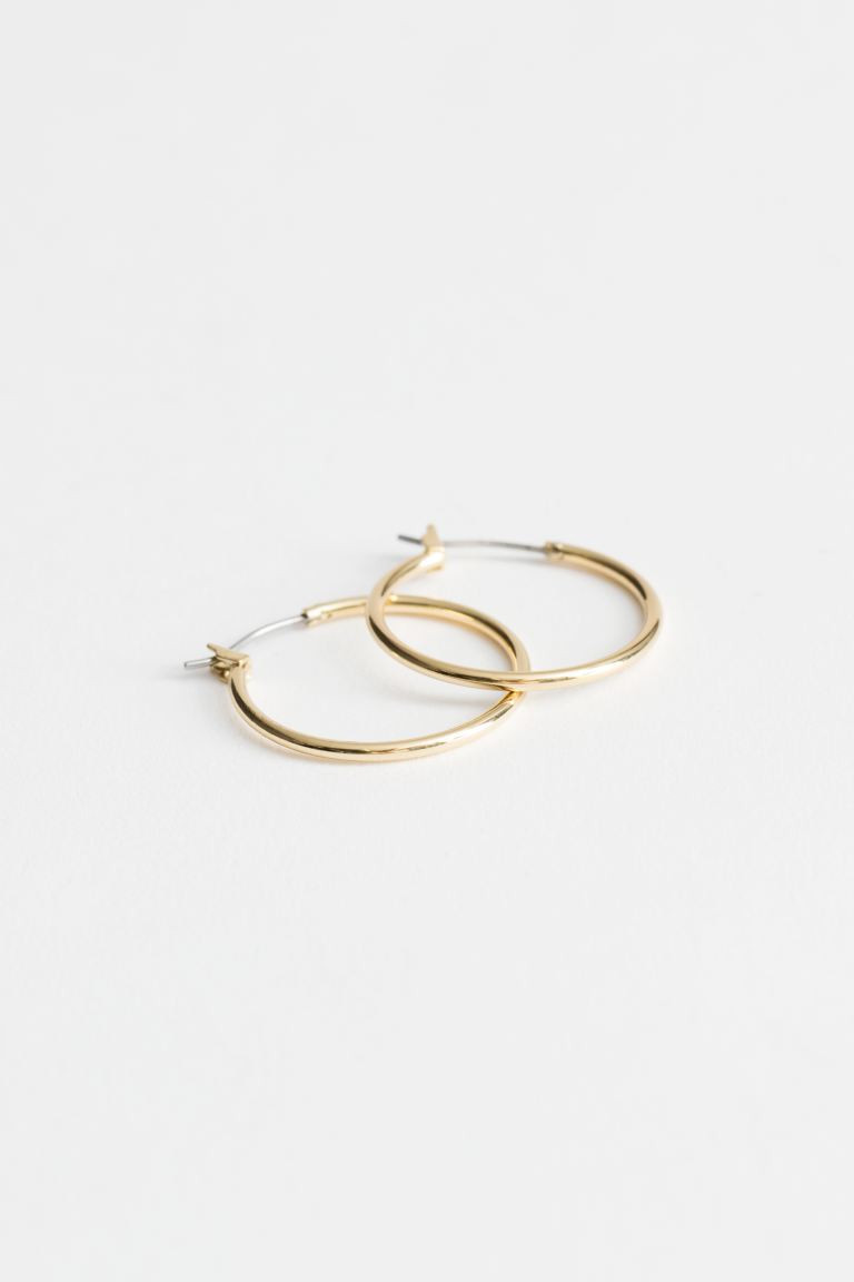 Glänzende Creolen | H&M (DE, AT, CH, NL, FI)