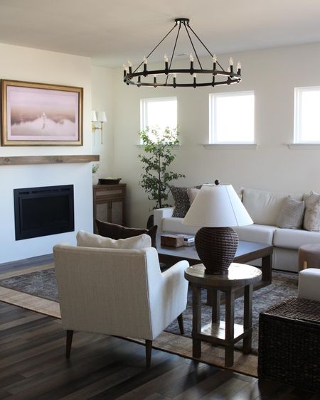 Living room views 🤎

Living room furniture, living room decor, living room rug, living room decorationn

#LTKHome