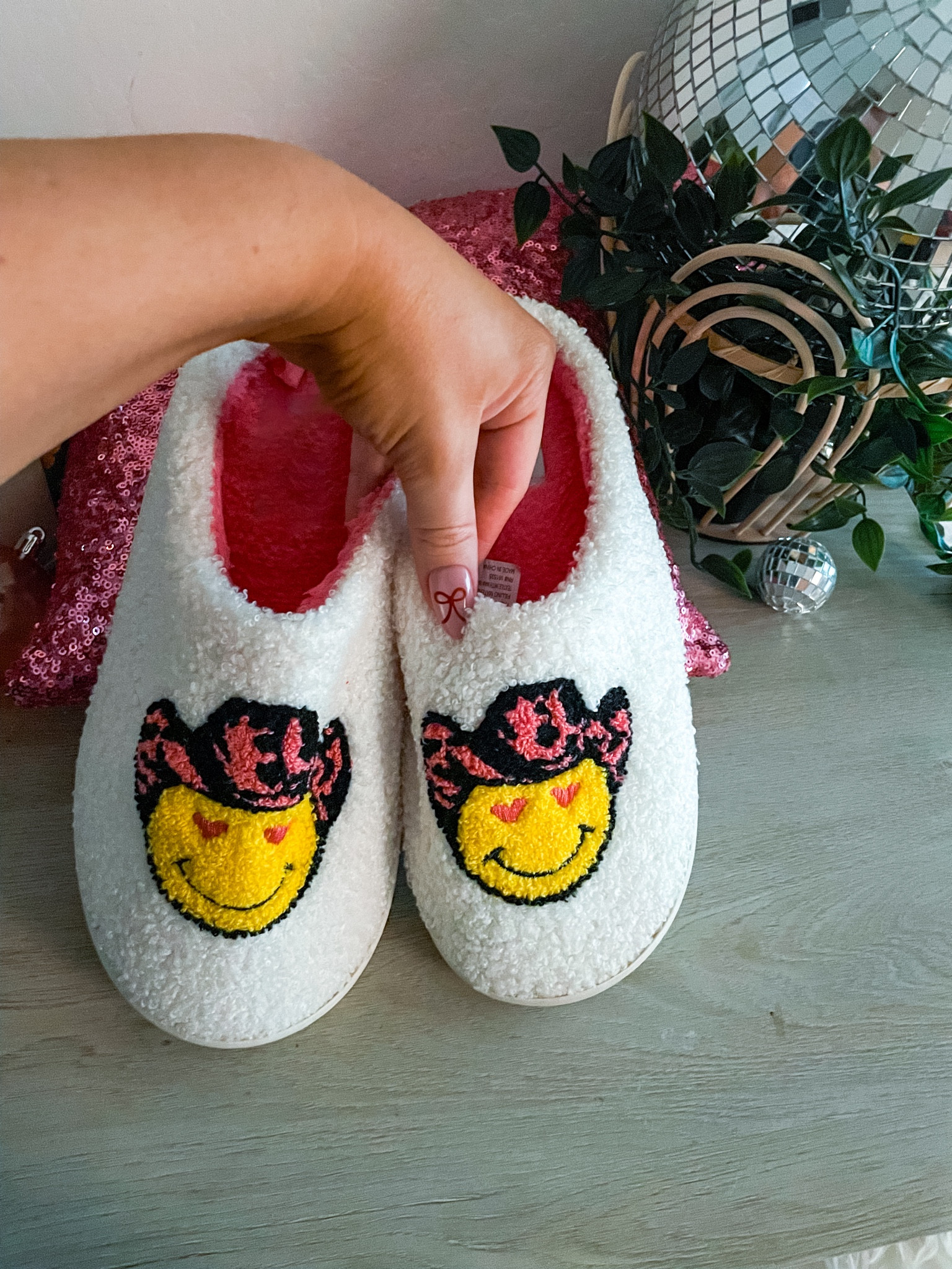 Cowgirl Slippers are essential as an Arizona Valley Girl  🤠💗🪩

#cowgirl #slippers #trendy #FashionTrends #CowgirlAesthetic #Country #WesternVibes #SmileyFace #HappyFace #Pink 

#LTKFindsUnder50 #LTKShoeCrush #LTKStyleTip