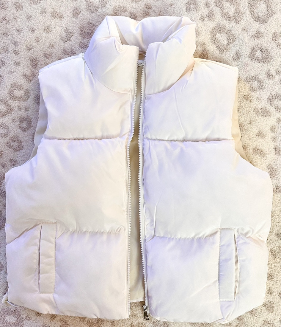 Just got my cropped puffer vest in the mail and am super happy with it! Love the color, too 😍 I’ll do a try on tomorrow with how I plan on styling it! Only $19! They didn’t have my normal size, so I had to size up one, which worked out better so I can layer with a sweatshirt/ hoodie in the fall/winter time




#walmart #walmartfashion #walmartstyle #walmartfinds #puffer #puffervest #croppedpuffervest #fallmusthave #fallstyle #fallfashion #falloutfitidea #livandlottie #timeandtru #newarrivals 

#LTKstyletip #LTKunder50 #LTKunder100