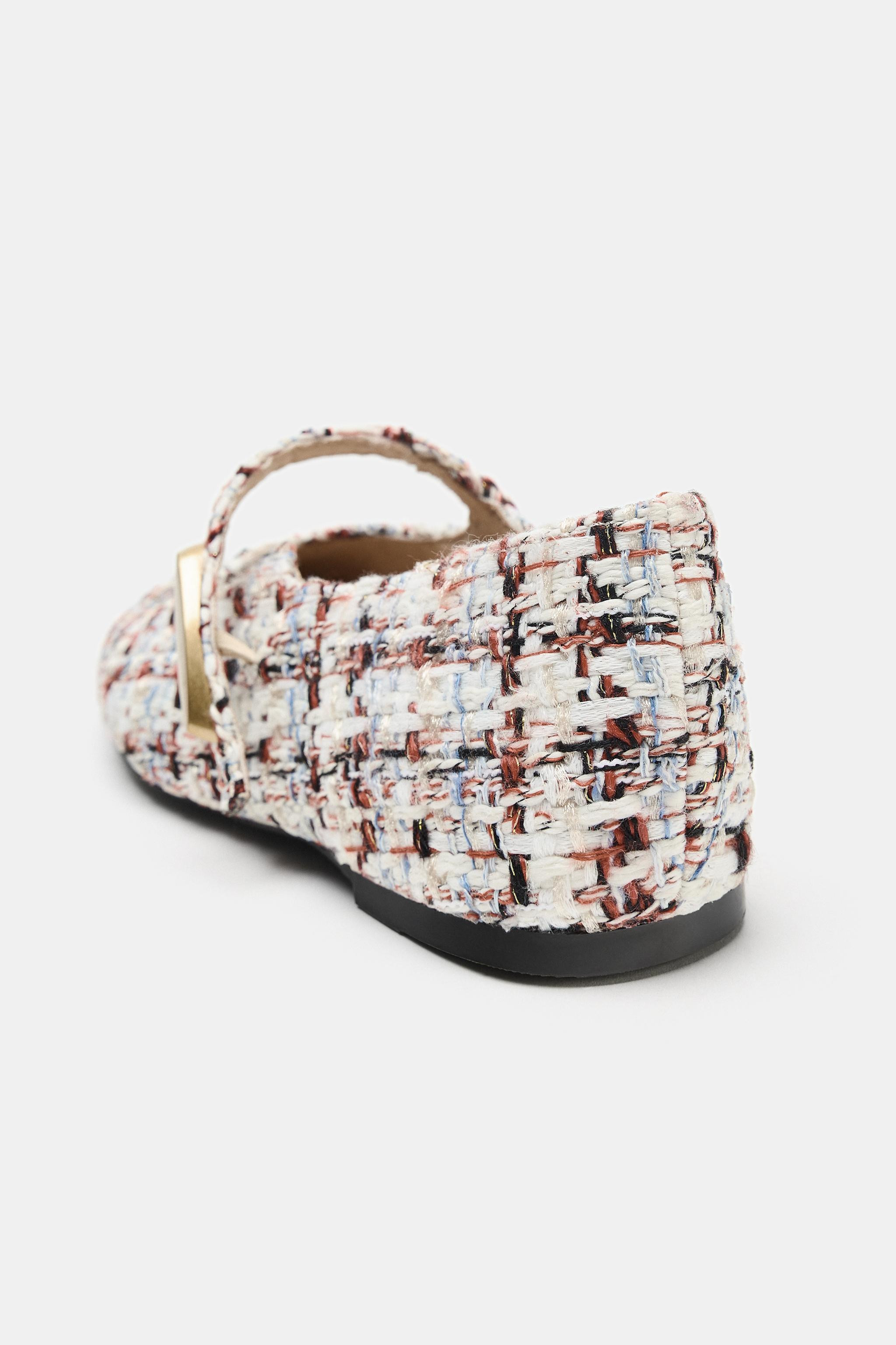 Fabric ballerina flats. Features a strap closure with metal appliqu\u00e9 on the instep. Round to... | Zara US