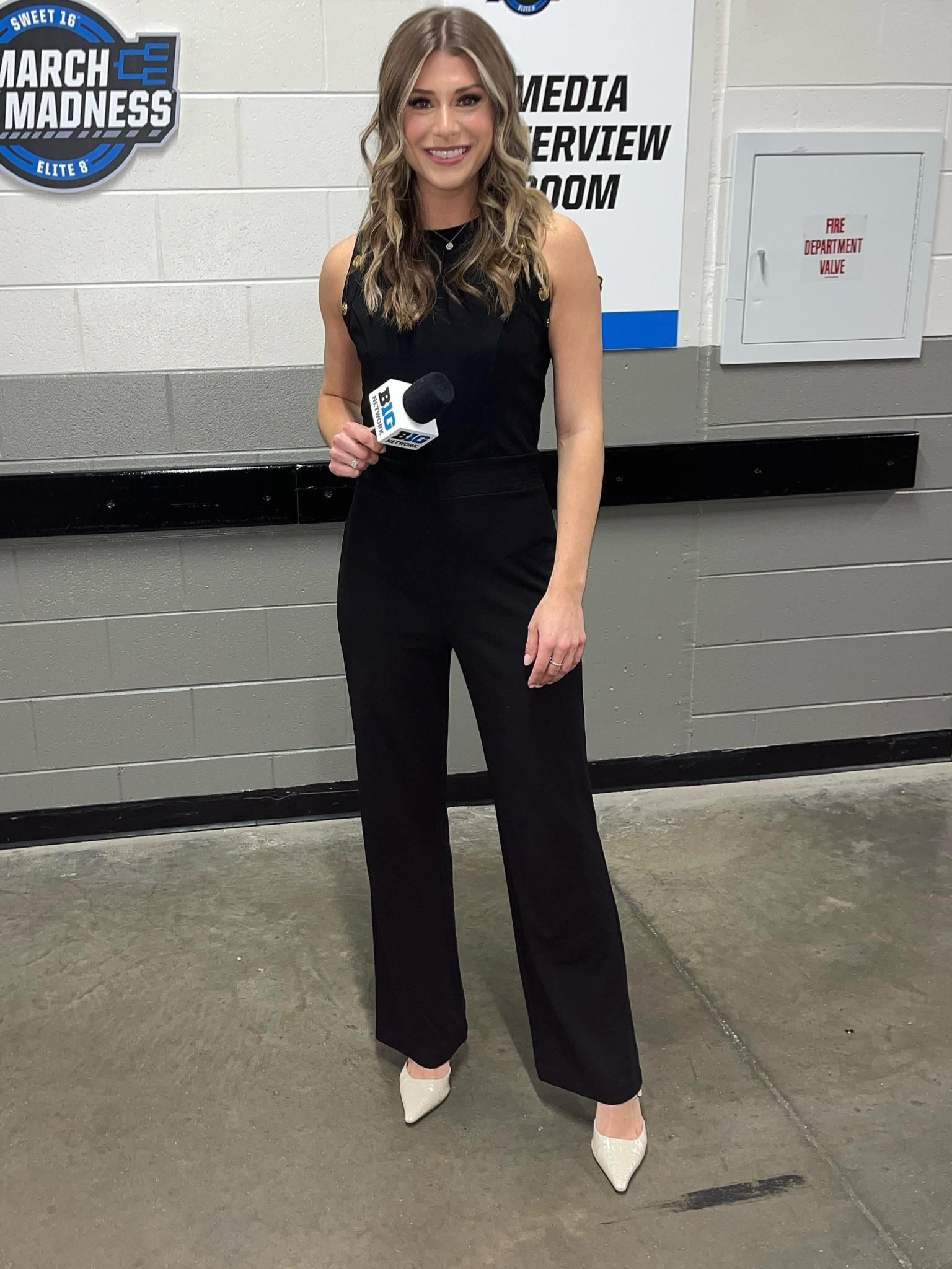 Perfect black jumpsuit from White House Black Market 

#LTKworkwear #LTKstyletip #LTKbeauty