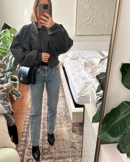 Weekend outfit inspo 

weekend outfit l leather jacket inspo l black jacket l jean outfit l jeans l boots l black boots l city outfit l spring outfit 