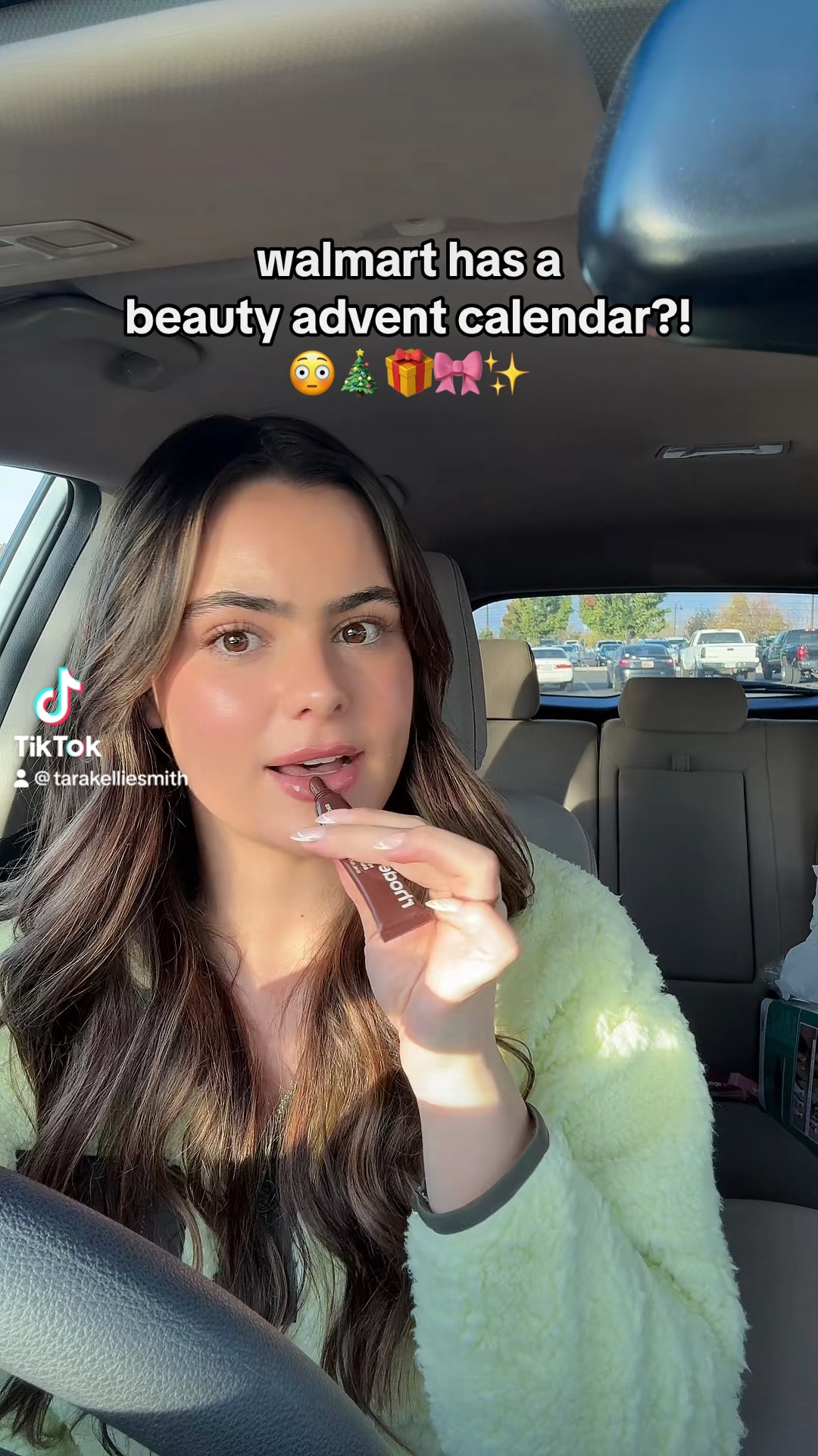 Walmart has a beauty advent calendar!! 😍🎄♥️☃️✨ 

#LTKHoliday #LTKGiftGuide #LTKVideo