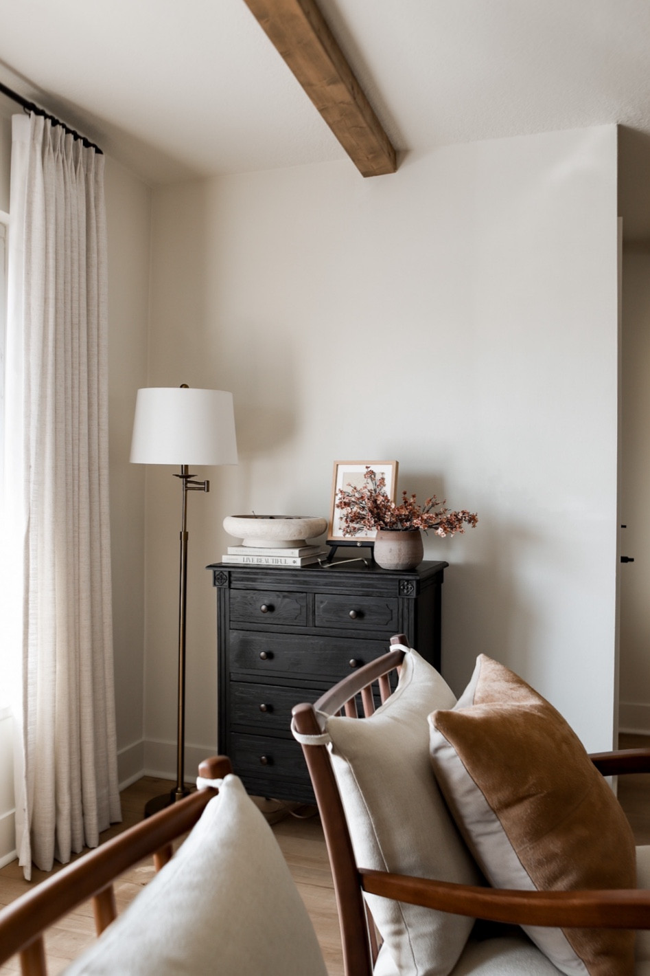 Shop our fall living room decor! These Amazon faux stems are the ‘beige brown’ color and only $15! ☺️

#LTKSeasonal #LTKhome #LTKunder50