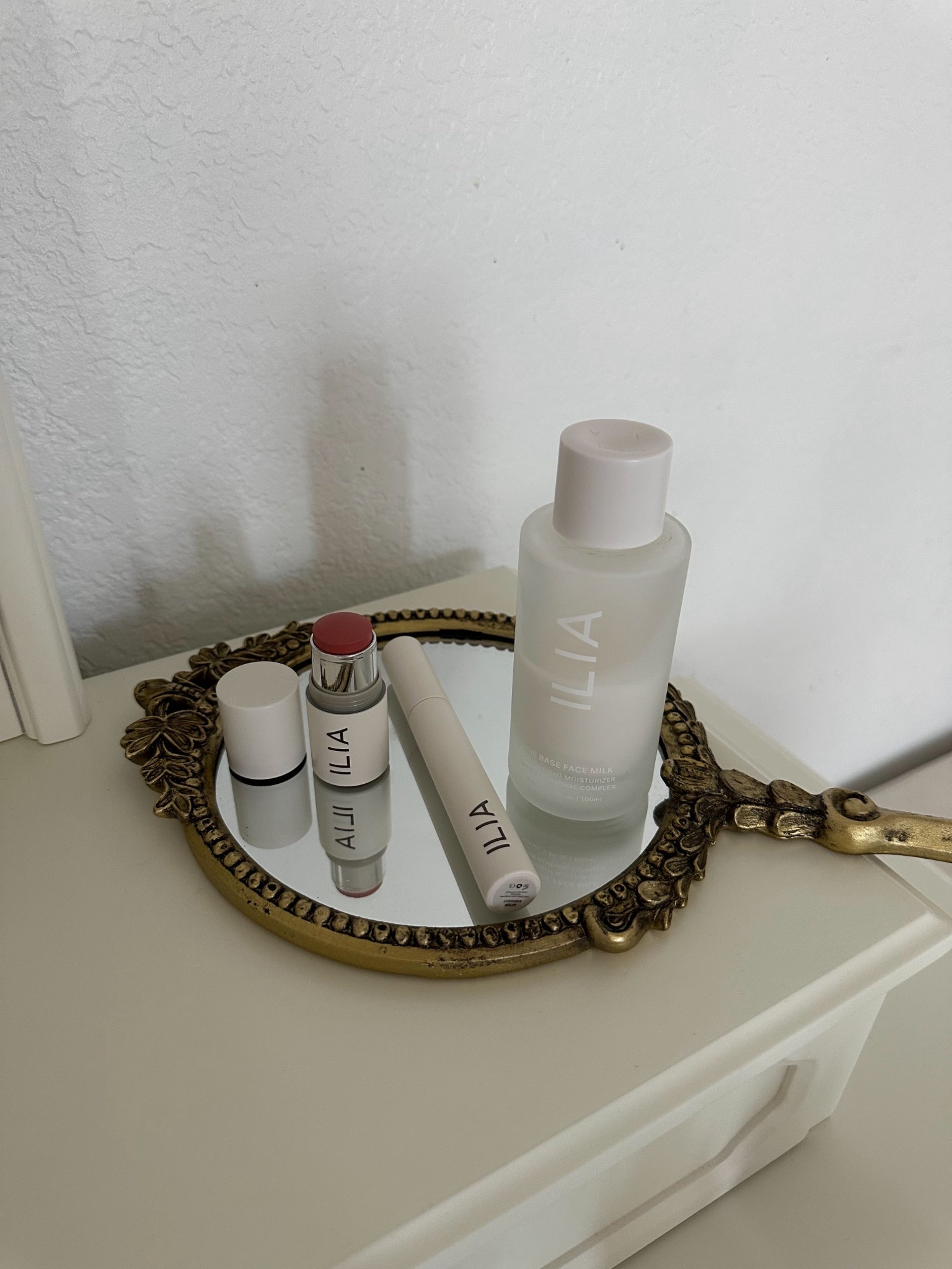 If you’re looking for clean makeup that makes the perfect gift this season I have been so in love with everything from Ilia!🤍 I use these every single day and they are so dreamy!

#LTKHoliday #LTKGiftGuide #LTKSeasonal