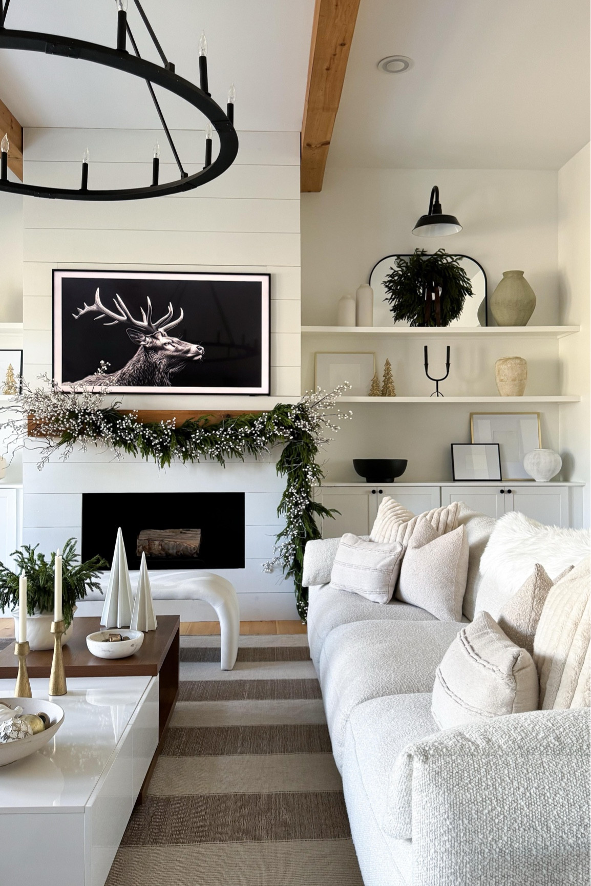 Modern traditional | Christmas decor 🌲

My goal for this years holiday feel is clean, modern & organic 

Holiday home decor | holiday decor | gift wrap | Christmas gifts | Christmas decor | Christmas tree | Christmas decor | living room decor 

#holidaygifts 
#holidayhome 
#christmasdecor 
#christmastree 
#holidayhomedecor 
#christmashome 
#christmastreedecorating 
#holidaydecor
#moderntraditional 
#modernchristmas