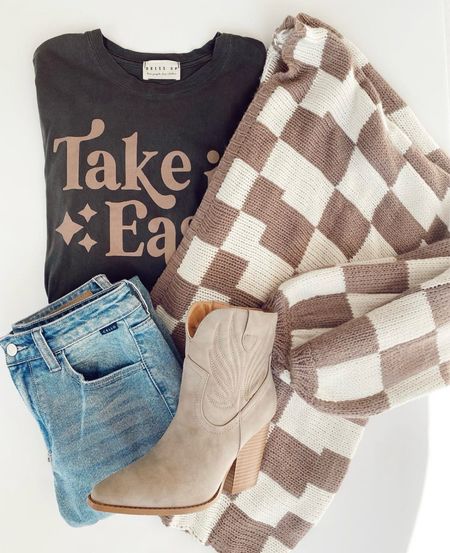 Cute and casual checkered cardigan outfit inspo 

Take it easy graphic 
Graphic tee outfit 
Everyday style 
Fall outfit inspo 

#LTKstyletip #LTKfindsunder100 #LTKSeasonal