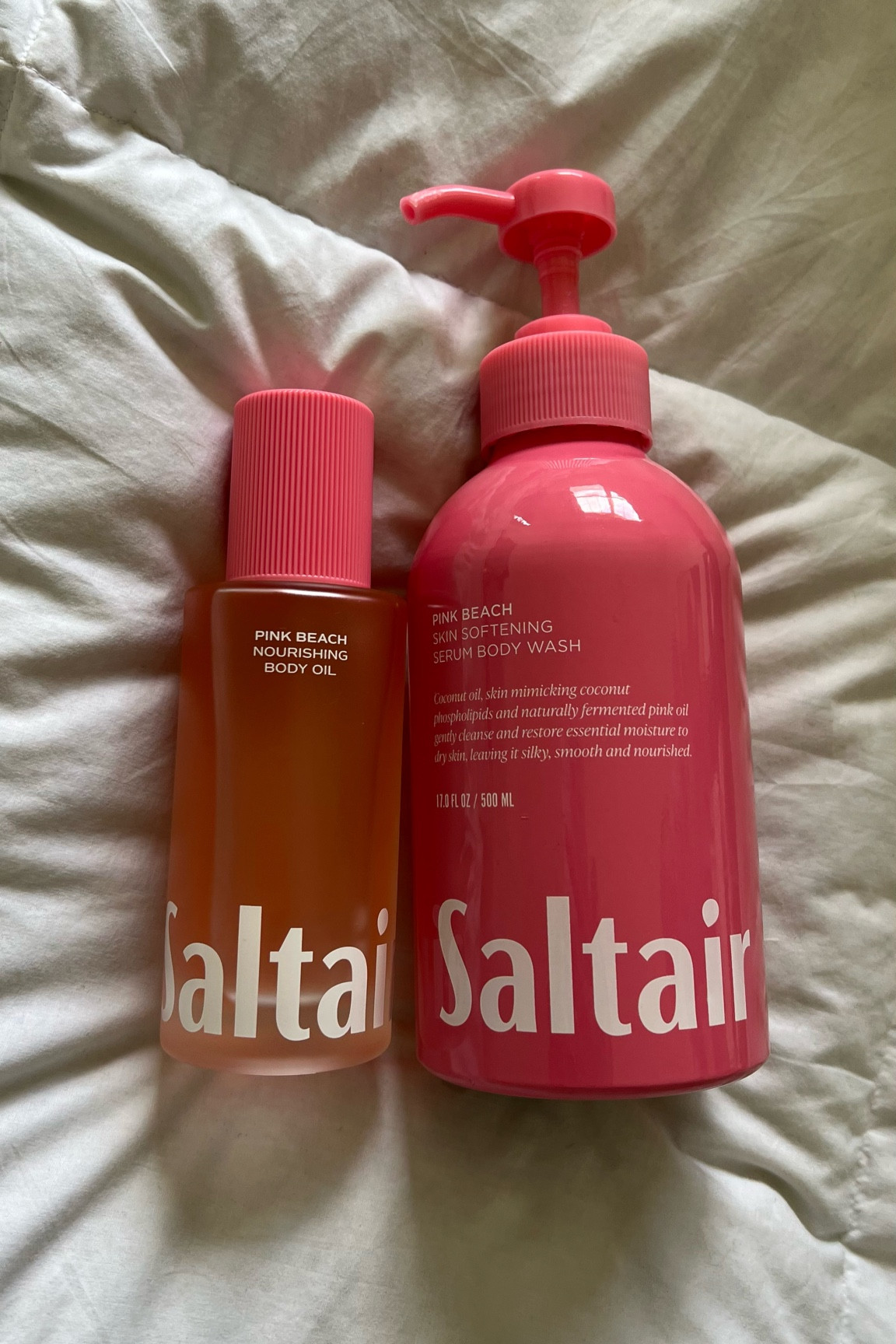 We like to smell beachy in the summertime 🥥