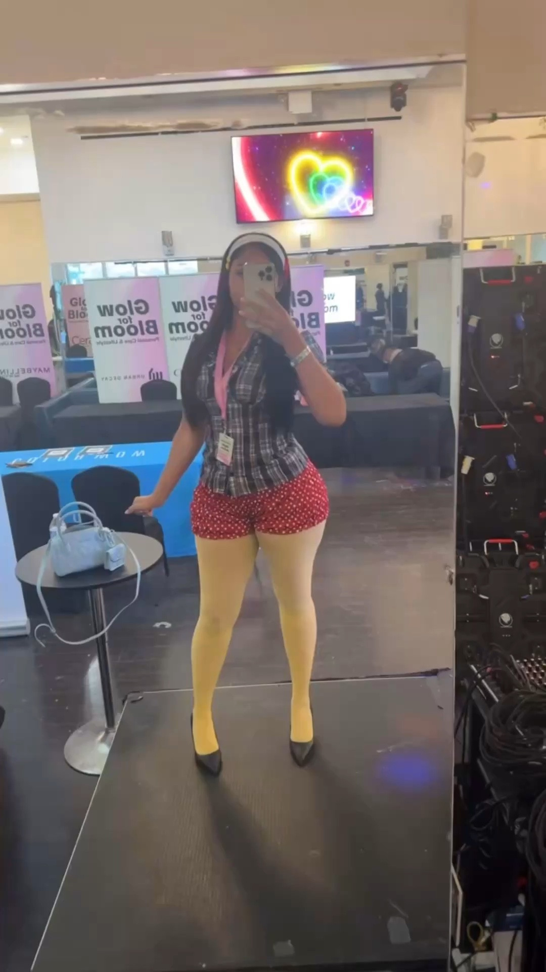 
Thanks @tiktok for giving me the platform to flower 🌼🦋🍒
@sheinofficial @shein_us

SHEIN MOD shorts: 🆔 338917523

Elamini plaid shirt: 🆔 337998198

MoiréAllure Tights:  🆔 330304963

Bag: link

Search "Trends" on SHEIN for the latest SS26 fashion!

#TikTokShopGlowForBloom #SHEINSS26 #SHEINtrends #ad