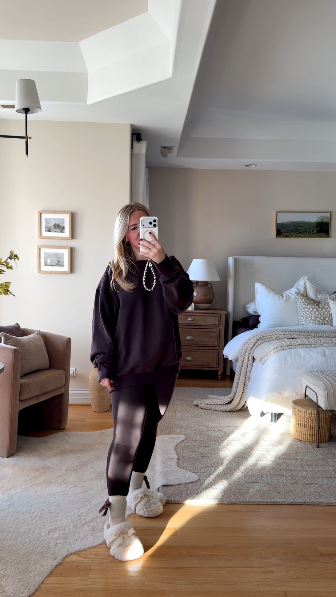 Cozy, comfortable outfit on repeat! Love this oversized sweatshirt. SO soft! 

#winteroutfit #casualoutfit #outfit #bedroom #winteroutfitidea #cozyoutfit #comfyoutfit #giftideaforher 

#LTKootd #LTKgrwm #LTKGiftGuide