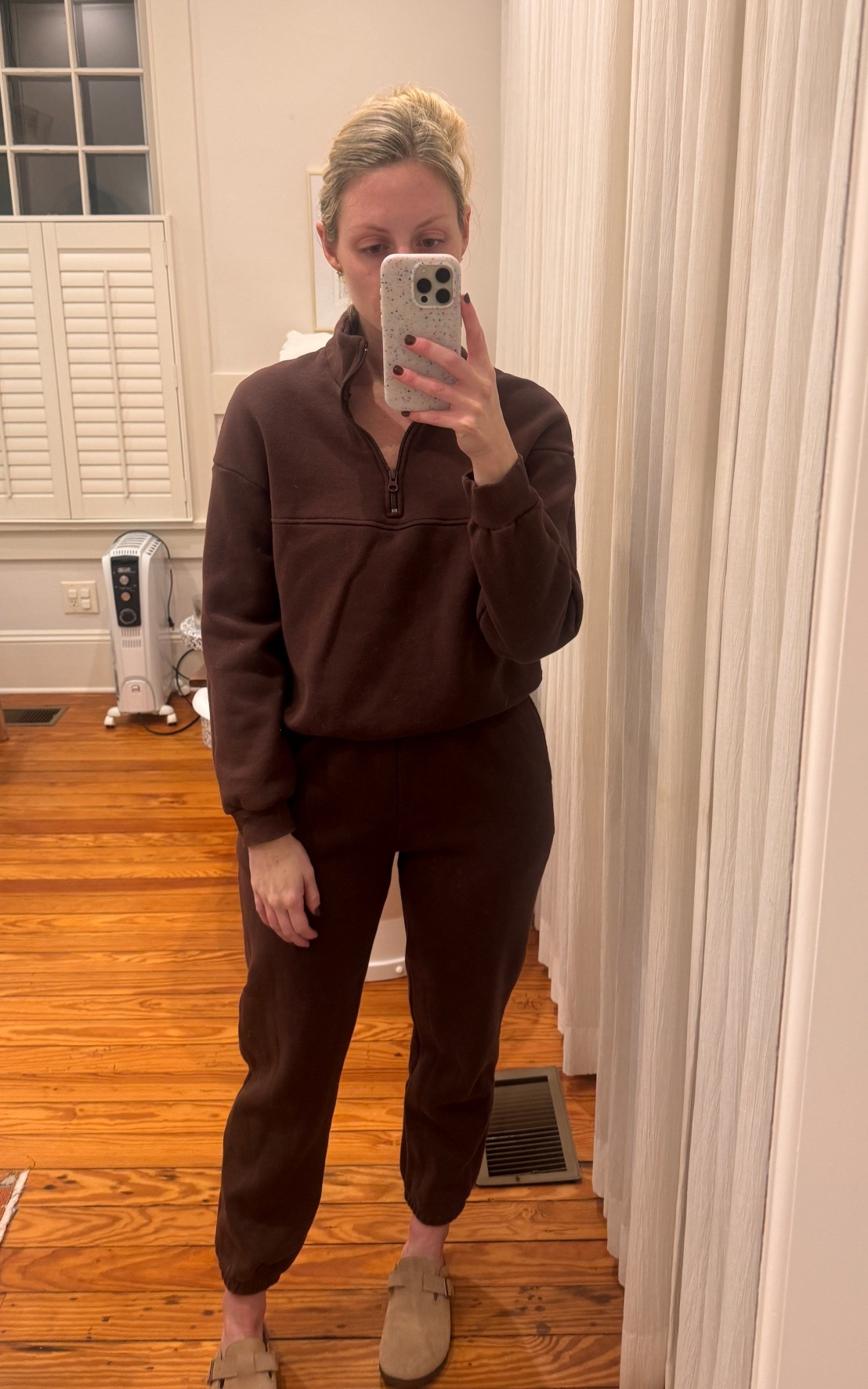 Amazon sweatsuit set in ☕️! Under $50 for the set

#LTKootd #LTKTravel #LTKmorningroutine