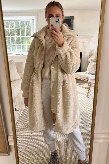 Coziest Sherpa coat from Varley! I lived in this last year pregnant in the brown color. Size down one size I’m wearing an XS. 