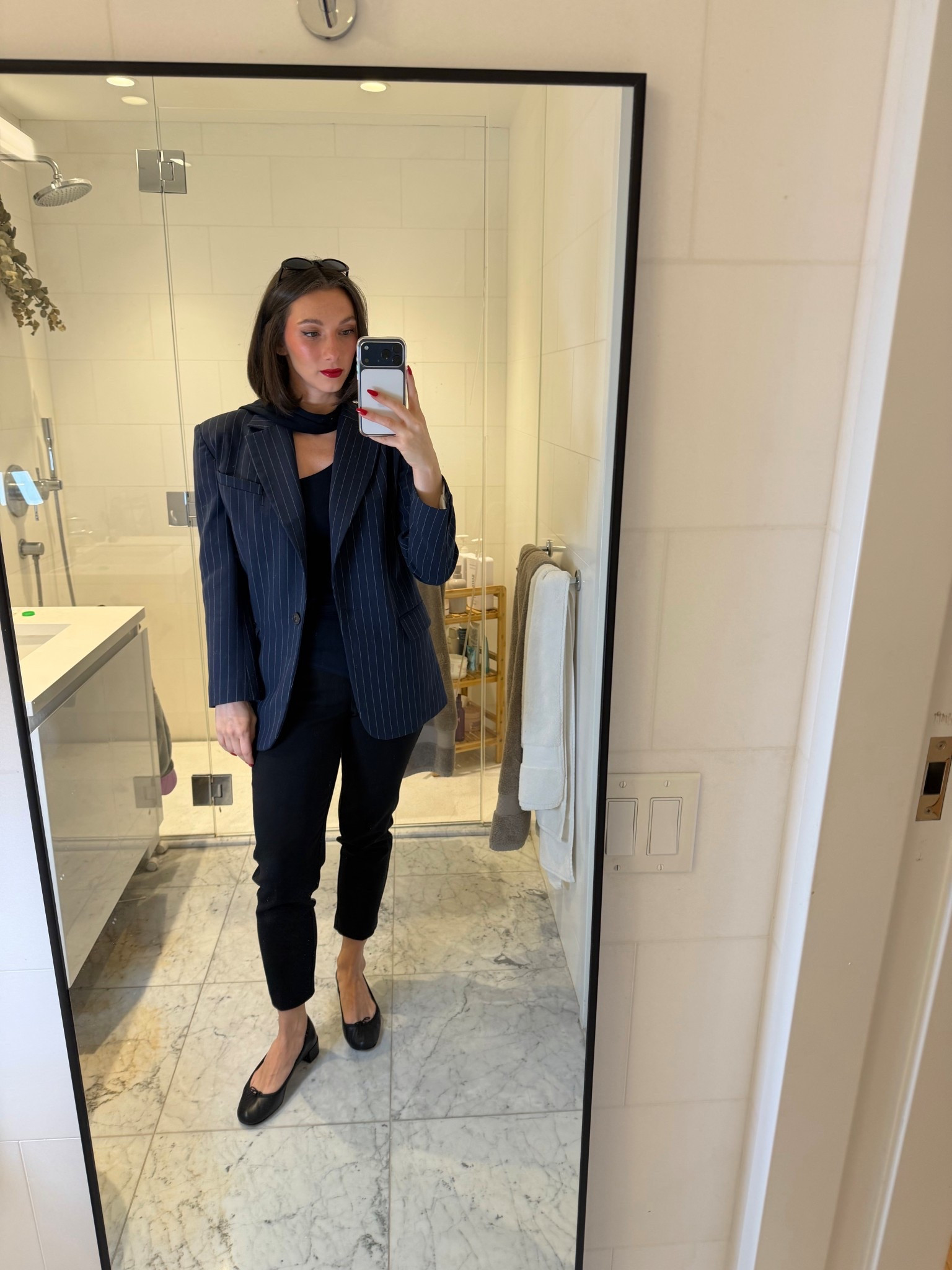 Navy and black styling 

#LTKWorkwear #LTKSeasonal #LTKStyleTip