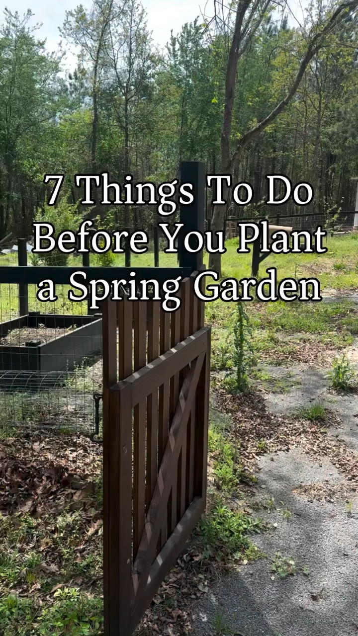 Spring garden prep is officially underway! 🌱🙌🏼 

There’s nothing better than getting your hands in the dirt and bringing your garden back to life after winter. Today, I’m tackling all the must-do spring prep to set everything up for a successful growing season.

And of course — I’ve got my go-to gloves from @digzgardening keeping my hands protected while still being super easy to work in. They’re seriously a must-have for days like this! Whether you’re planting a full garden or just a few pots, a little prep now makes all the difference later. 🌼 #digintoapril 
.
.
.
#sponsored #gardeninggloves #gardenaccessories #springgarden