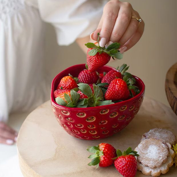 Cottage Farmhouse Ceramic Strawberry Bowl | Antique Farm House