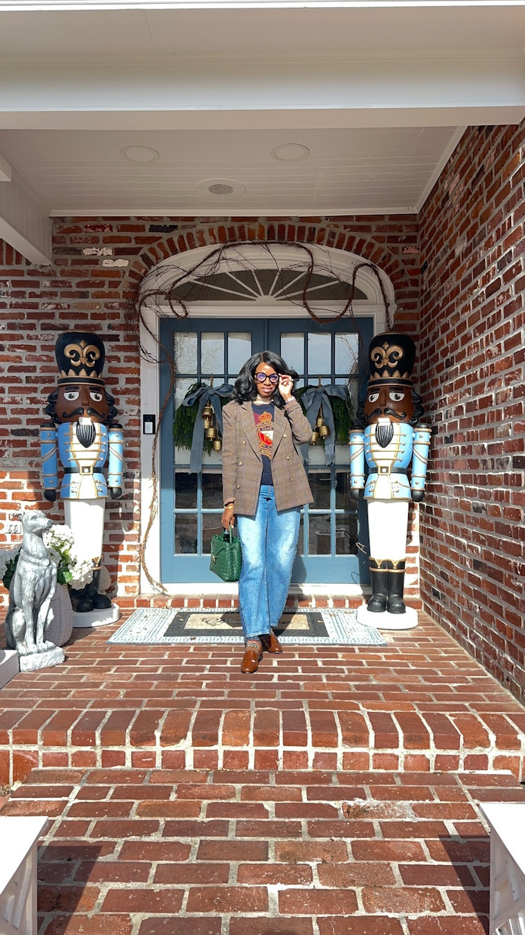 Check Please, casual ootd, mrs evans place! Barrel jeans

#LTKgrwm #LTKHome #LTKOver40