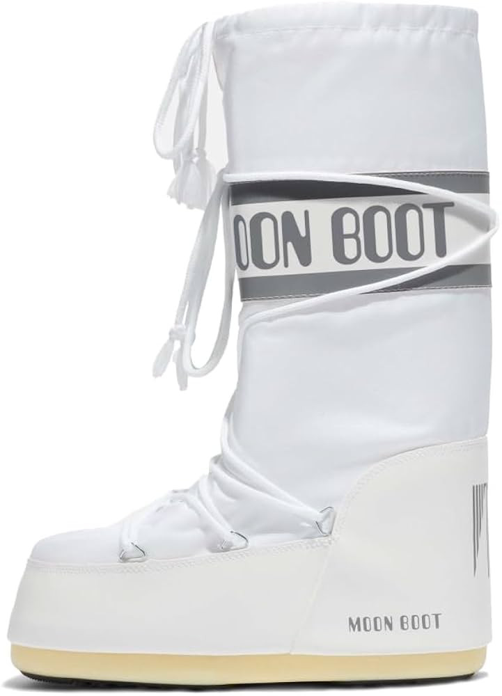 Amazon.com: Moon Boot Icon Nylon Insulated Slip On Unisex Snow Boots, M7-8.5, W8-9.5 White : Clot... | Amazon (US)