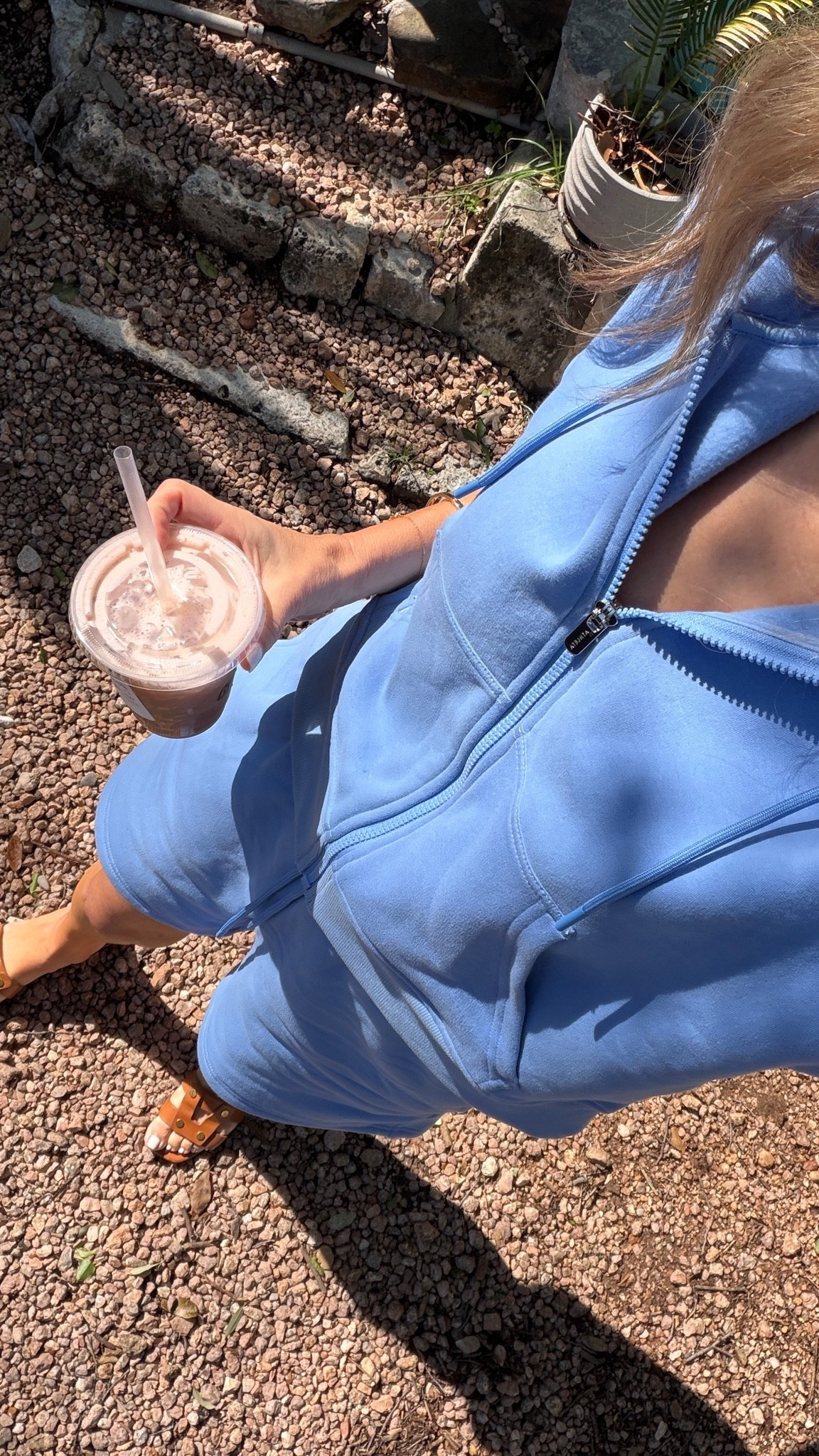 25% off Athleta wrapping up! 
-Weaeing a XS zip up
-XS shorts 
Sports bra XS

#LTKootd