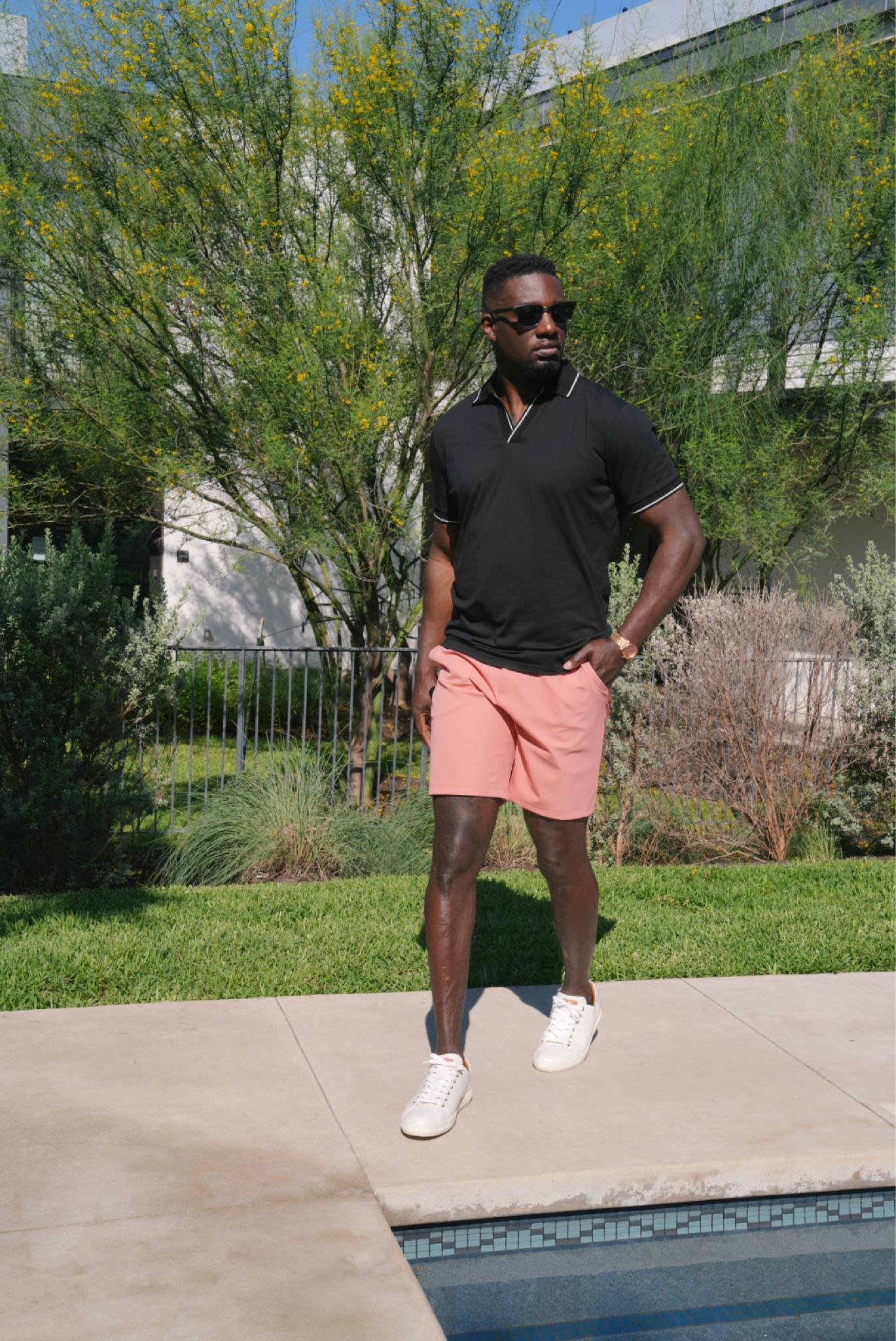 Men’s salmon colored shorts 

#LTKTravel #LTKMens #LTKStyleTip