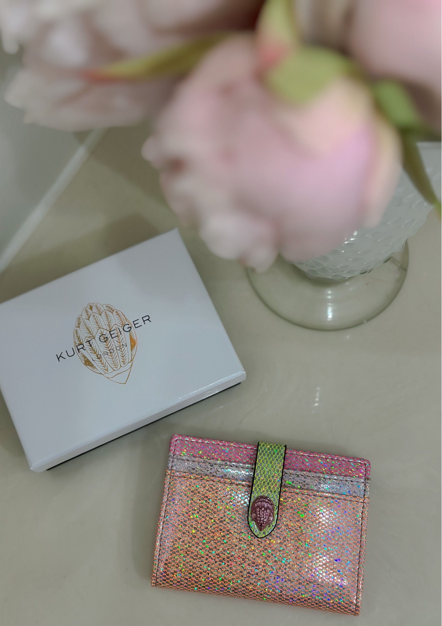 i’ve waited so long for this beauty to go on sale! #kurtgeiger #cardwallet #dillardssale #dillards #kurtgeigerwallet #kurtgeigersale #rainbowaesthetic #aestheticwallet

#LTKFestival #LTKFind #LTKsalealert