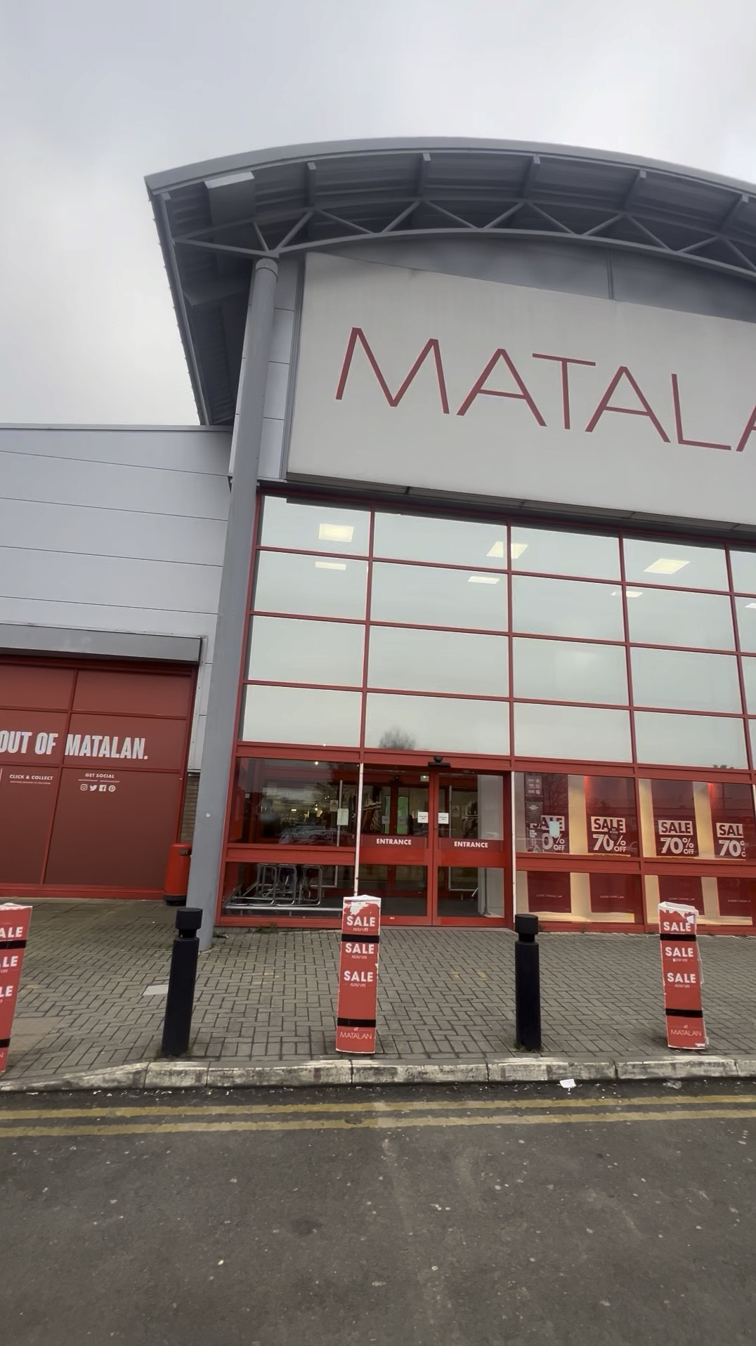 NEW IN MATALAN ON THE HANGER VS ON ME!

#LTKcurves #LTKeurope #LTKuk