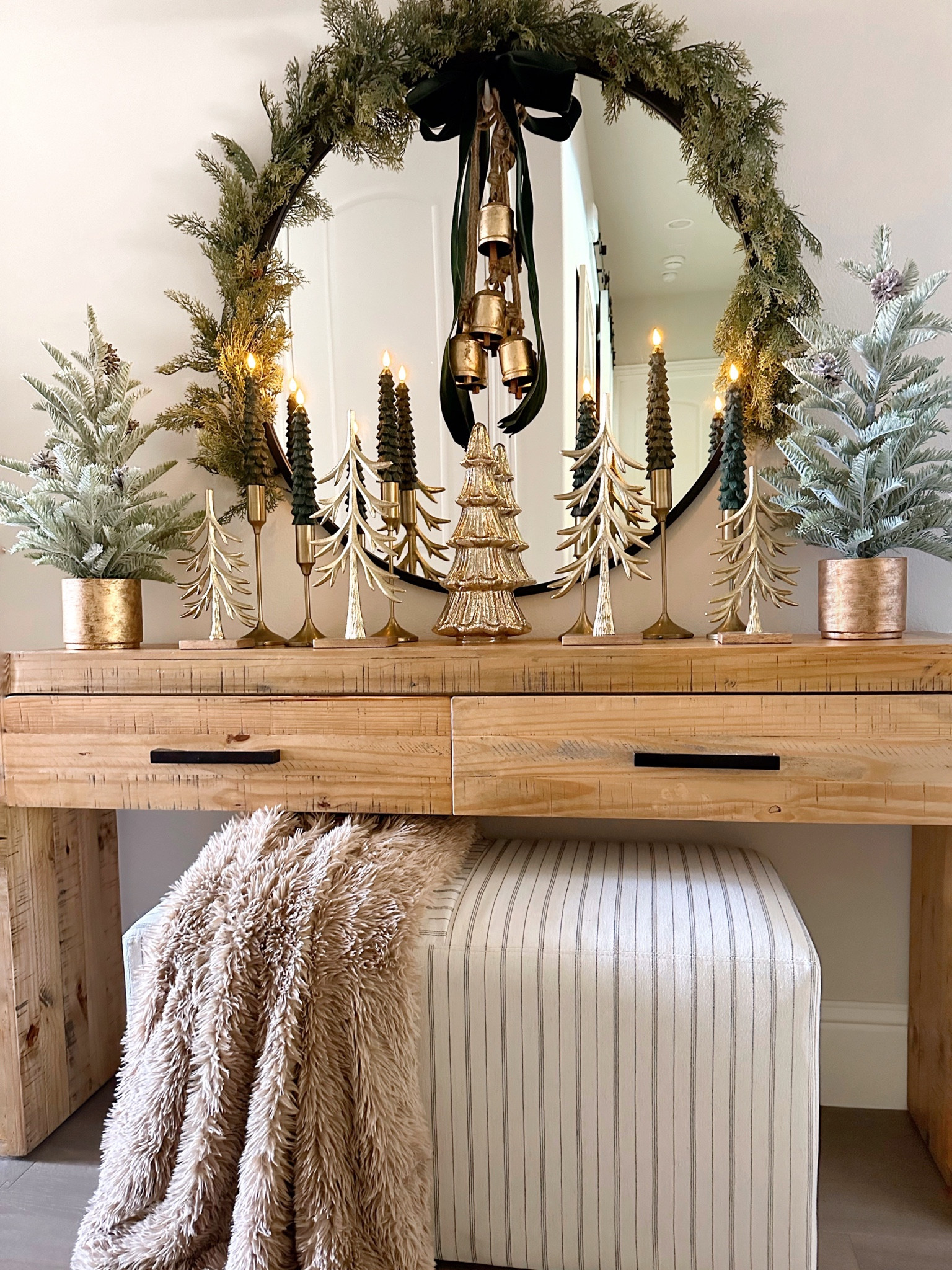 Christmas Entryway decor 

#LTKHoliday #LTKSeasonal #LTKhome
