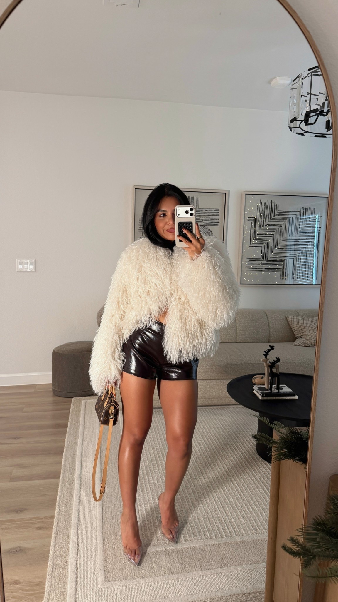 Perfect holiday outfit 🤎 50% off!! I got a size small